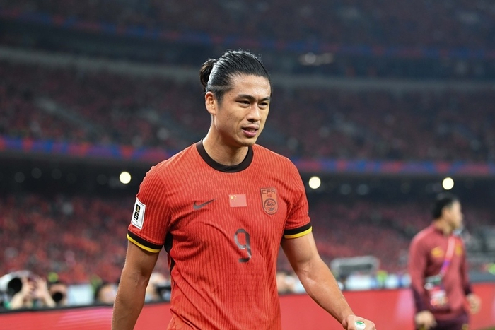张玉宁首次披挂队长战袍 中国男足迎战高排名对
