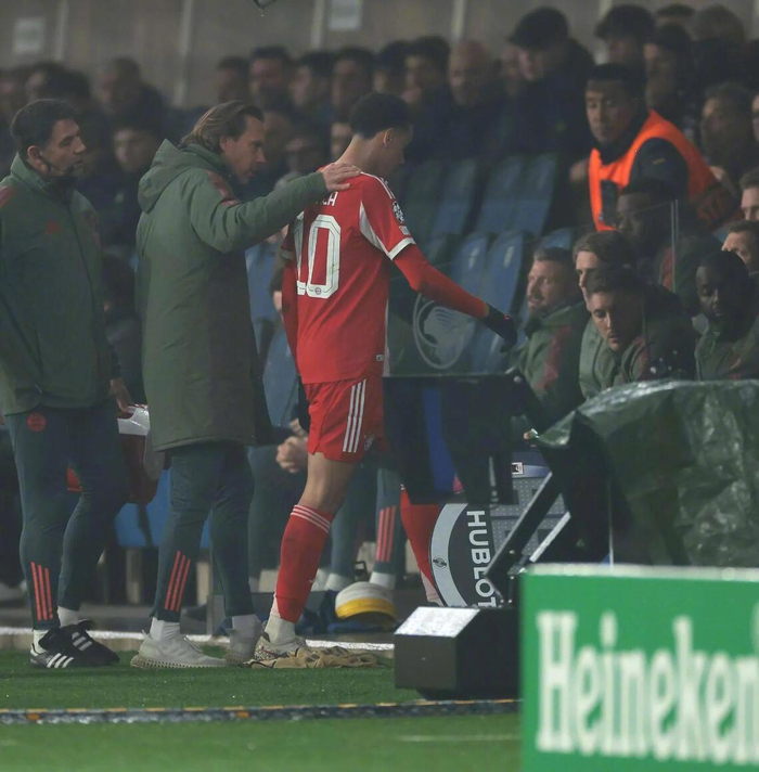 穆西亚拉旧伤复发将缺席